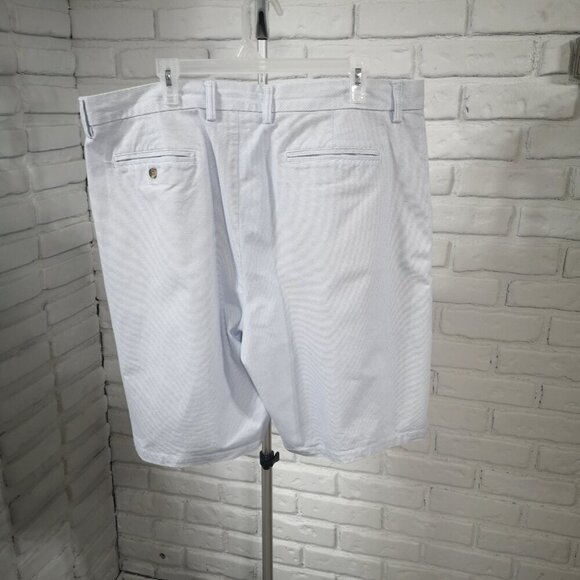 2 / $30.00 - Old Navy Ultimate Slim Men's Size 40 White w/ Blue Golf Shorts - Picture 2 of 10